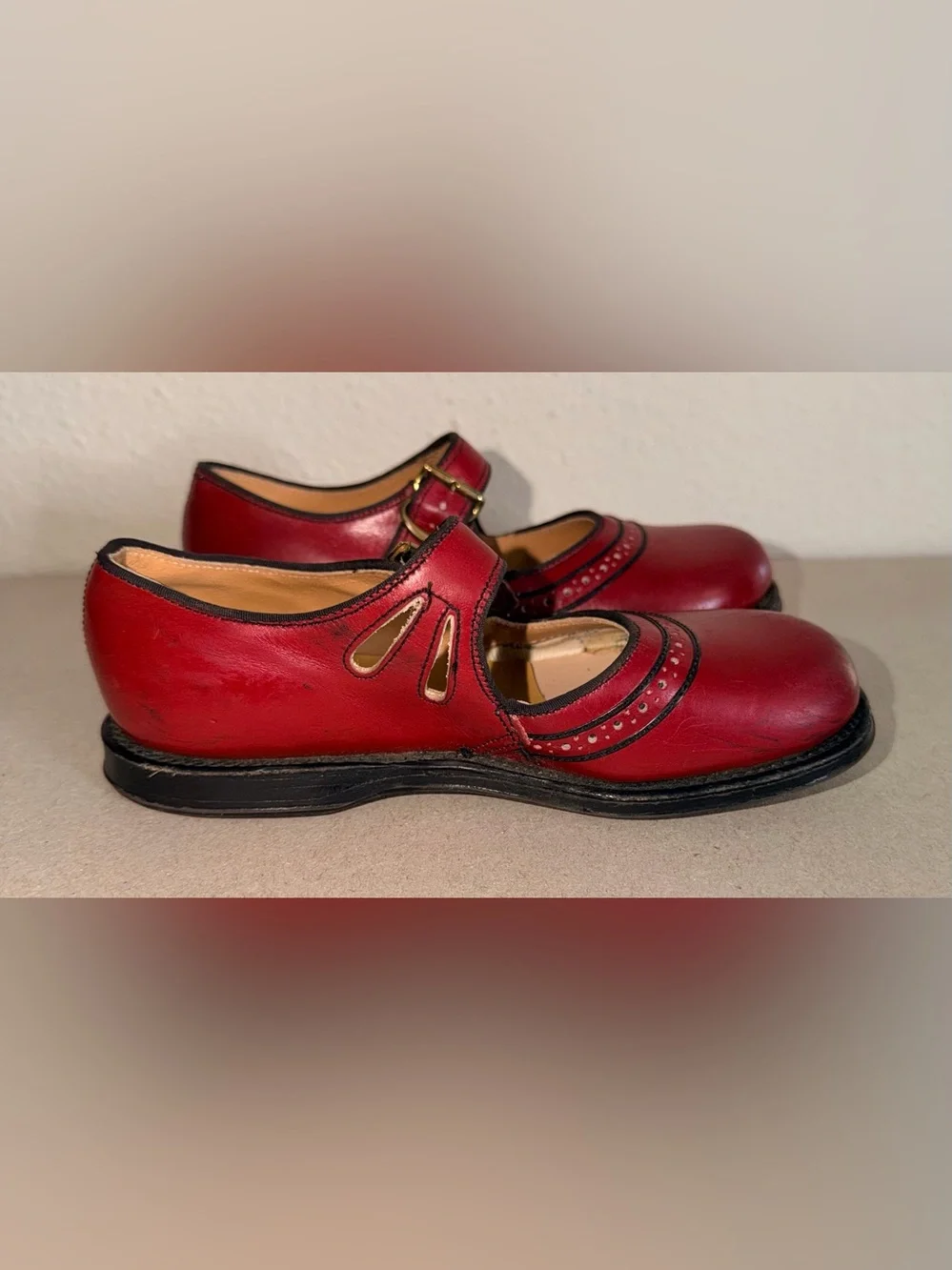 Buster Brown Vintage Girls Red Leather Mary Jane Shoes Gold Buckle Size 9